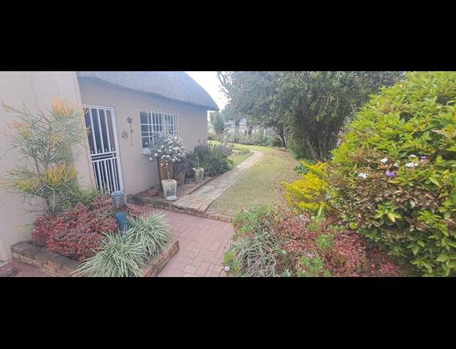 4 BEDROOM HOUSE FOR SALE IN CINDERELLA
